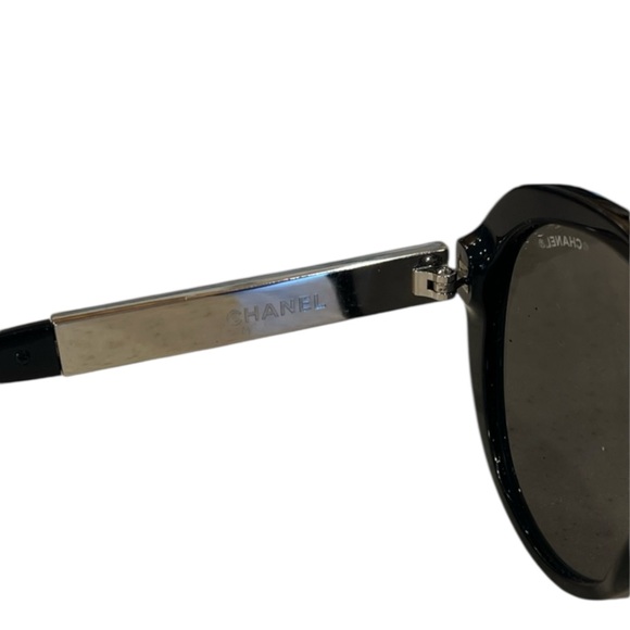 CHANEL Black Mirrored Sunglasses